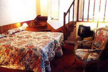 Wallace - Orso Hotel